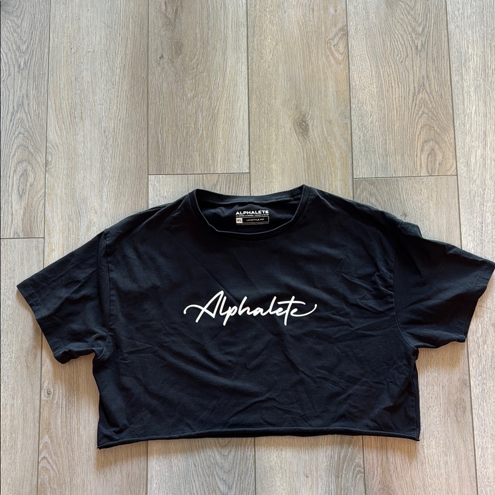 Alphalete cropped t shirt